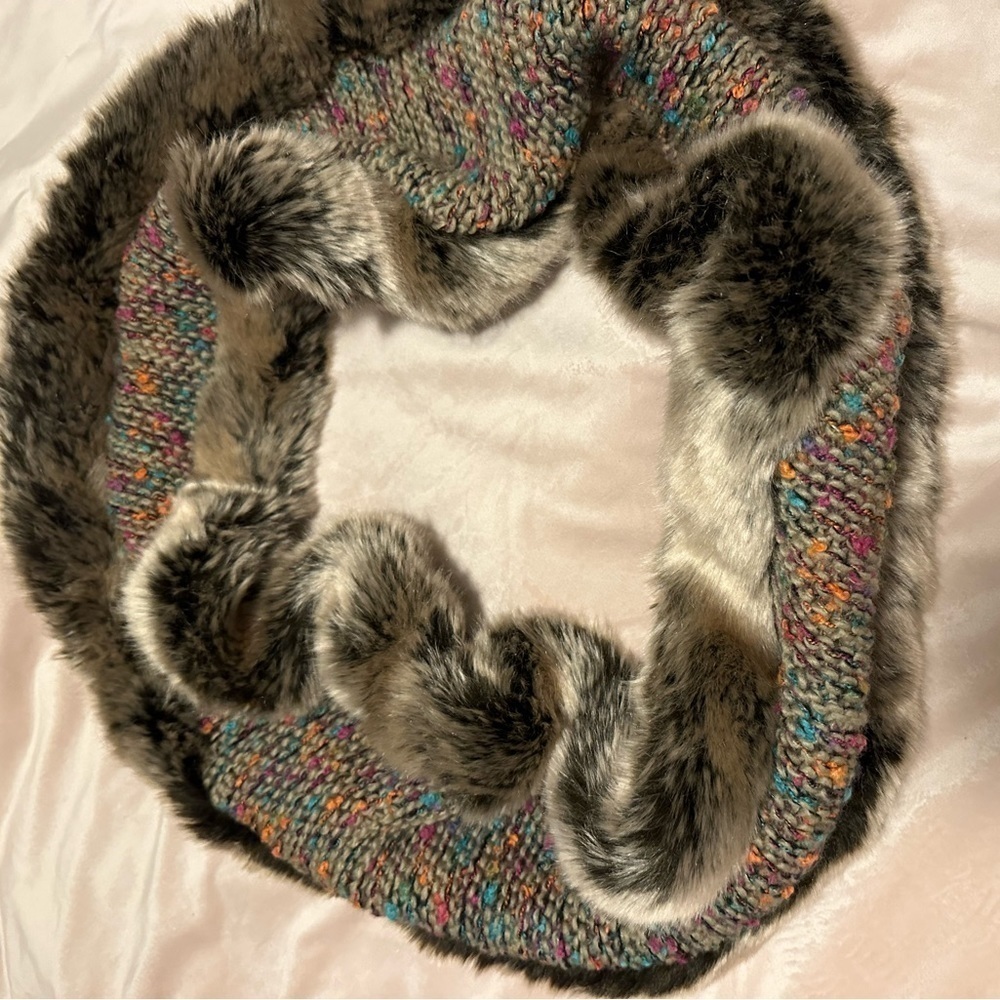 Faux Frenzi by Dena Faux Fur Infinity Scarf EUC
